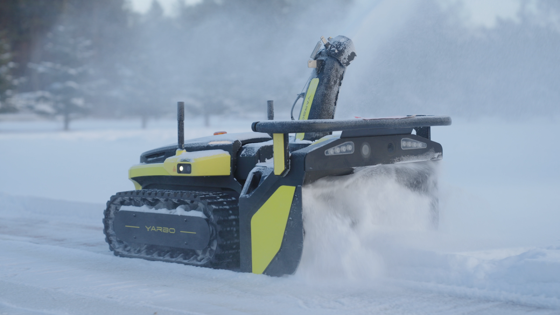 Yarbo lumepuhur. Ametlik maaletooja ja edasimüüja Eestis. Yarbo aiarobot
